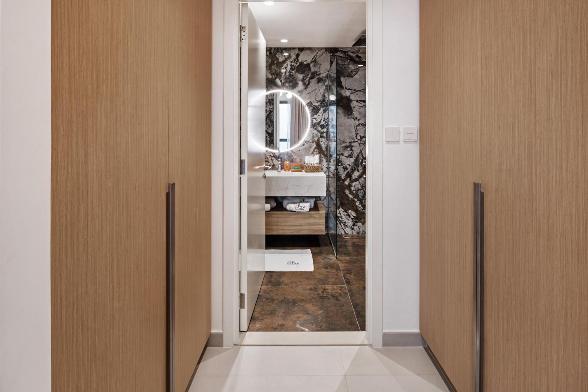 Elegant 2-bedroom In Creek Harbour - By Dustay Apartment