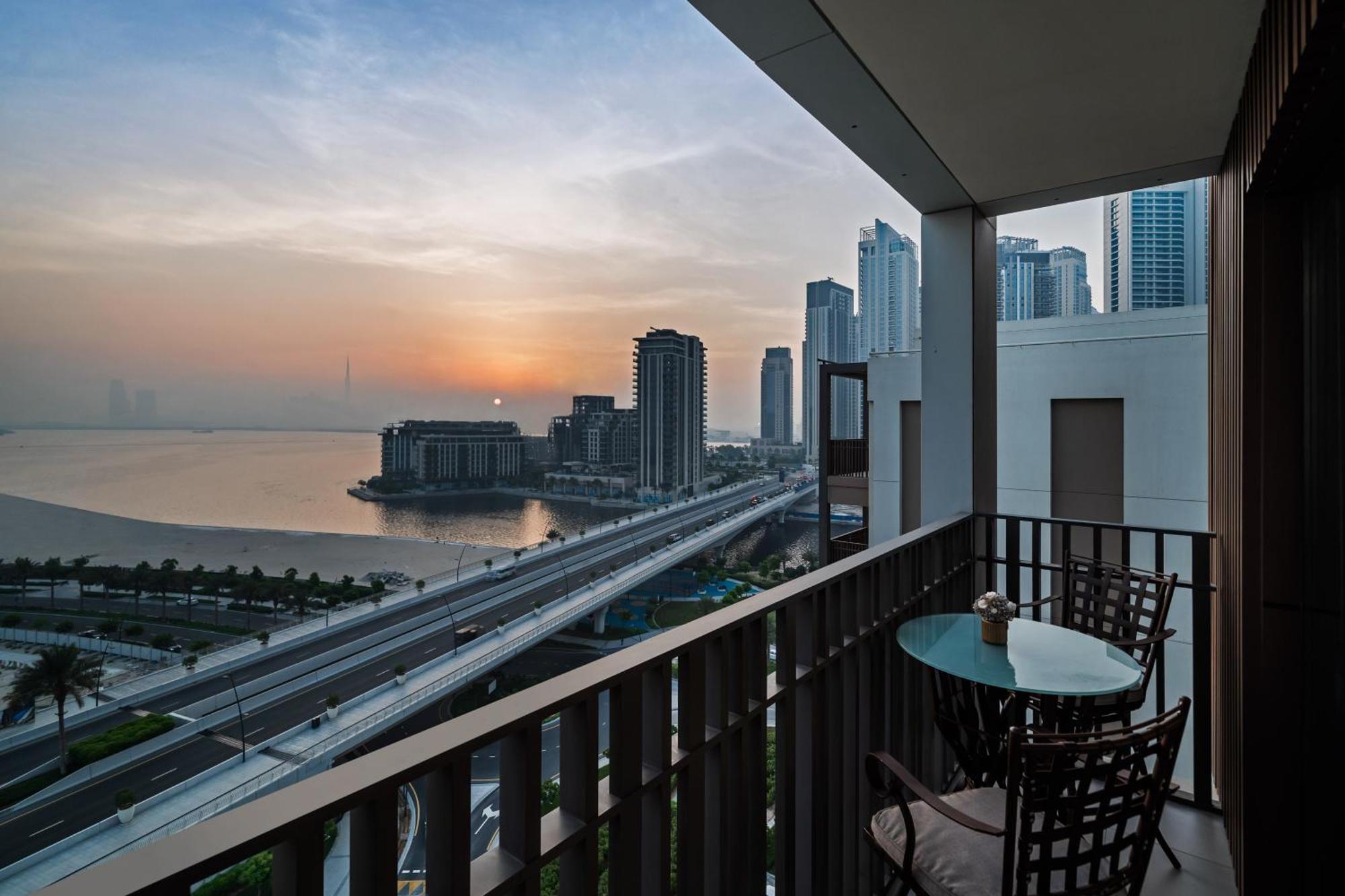 Elegant 2-bedroom In Creek Harbour - By Dustay Apartment